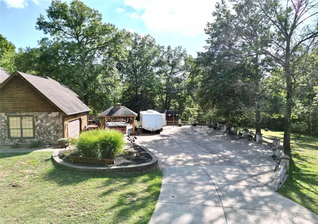 Photo 3 of Single family home for sale at 8396 Warren Grv, House Springs, MO 63051 | MLS# 24058630 | Listing updated on 2024-12-18