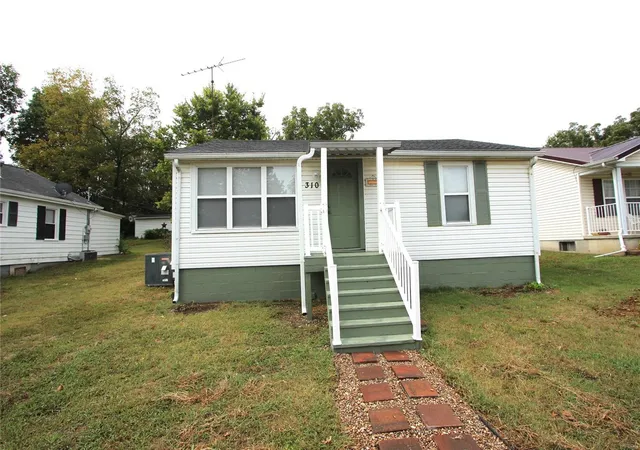 Photo 2 of Single family home for sale at 310 2nd Street, Park Hills, MO 63601 | MLS# 24058734 | Listing updated on 2024-11-12