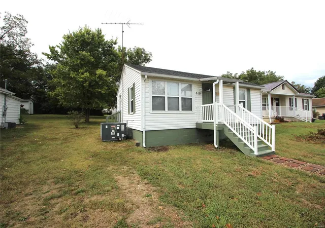 Photo 3 of Single family home for sale at 310 2nd Street, Park Hills, MO 63601 | MLS# 24058734 | Listing updated on 2024-11-12