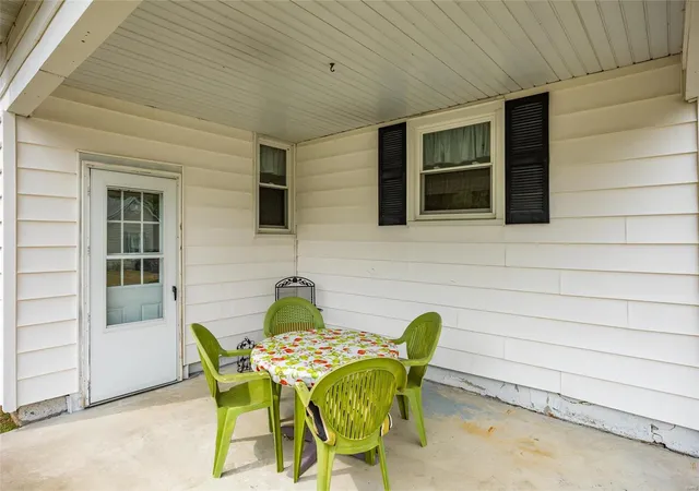 Photo 3 of Single family home for sale at 312 E Putnam St, Mount Olive, IL 62069 | MLS# 24058770 | Listing updated on 2024-09-30