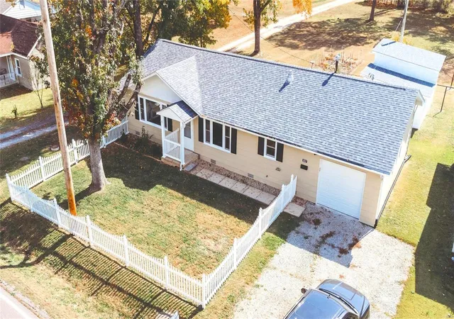 Photo 1 of Single family home for sale at 802 W Washington St, Saint James, MO 65559 | MLS# 24059149 | Listing updated on 2024-12-18