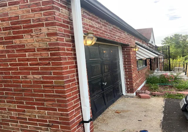 Photo 1 of Single family home for sale at 4706 Upshaw St, Saint Louis, MO 63121 | MLS# 24059280 | Listing updated on 2024-11-27