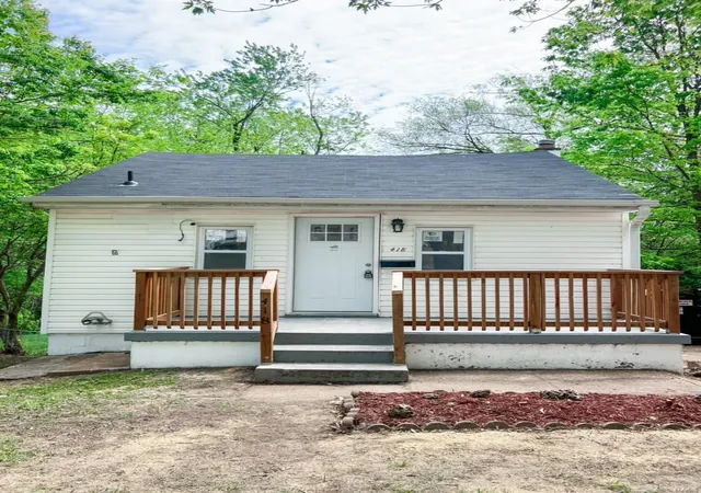 Photo 1 of Single family home for sale at 418 Ames Pl, Saint Louis, MO 63135 | MLS# 24059320 | Listing updated on 2024-11-30