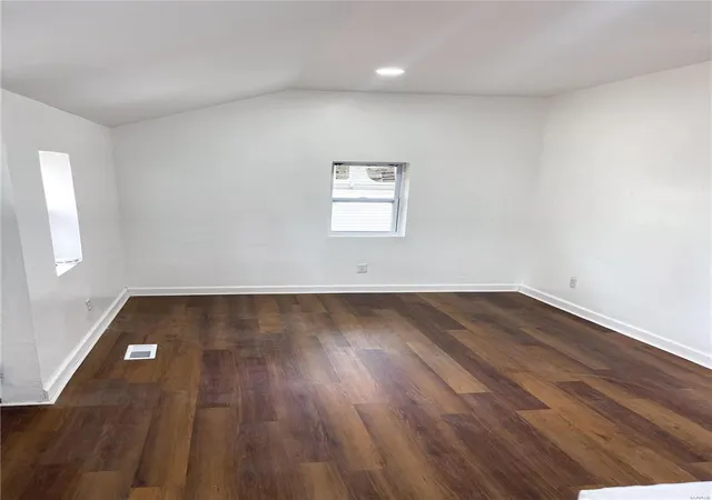 Photo 2 of Single family home for sale at 418 Ames Pl, Saint Louis, MO 63135 | MLS# 24059320 | Listing updated on 2024-11-30