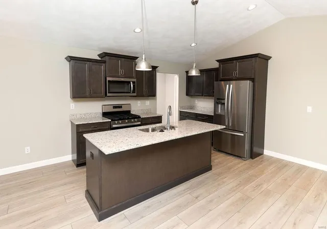 Photo 4 of Single family home for sale at 101 Silver Crk Ct, Mascoutah, IL 62258 | MLS# 24059594 | Listing updated on 2024-11-26