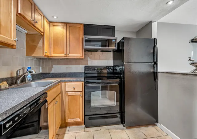 Photo 3 of Townhouse for sale at 1112 Rue La Chelle #1112, Saint Louis, MO 63141 | MLS# 24059812 | Listing updated on 2024-11-26