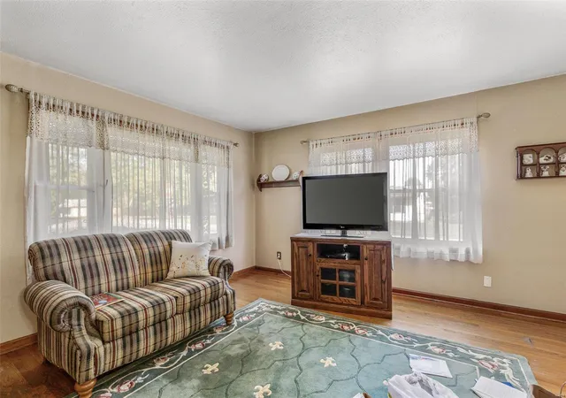 Photo 3 of Single family home for sale at 302 7th Street, Farmington, MO 63640 | MLS# 24059851 | Listing updated on 2024-11-05