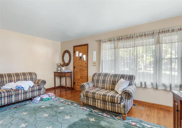 Photo 4 of Single family home for sale at 302 7th Street, Farmington, MO 63640 | MLS# 24059851 | Listing updated on 2024-11-05