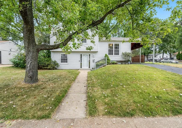Photo 1 of Single family home for sale at 2345 Teakwood Manor Dr, Florissant, MO 63031 | MLS# 24059921 | Listing updated on 2025-03-05