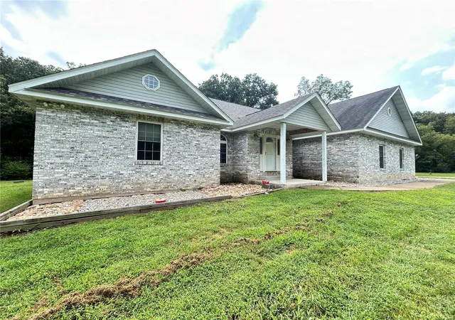 Photo 1 of Single family home for sale at 21032 Harlan Ln, Saint Robert, MO 65584 | MLS# 24059958 | Listing updated on 2024-11-19