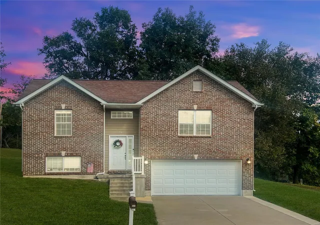 Photo 3 of Single family home for sale at 711 Sawyer Terr, New Haven, MO 63068 | MLS# 24060225 | Listing updated on 2024-11-29