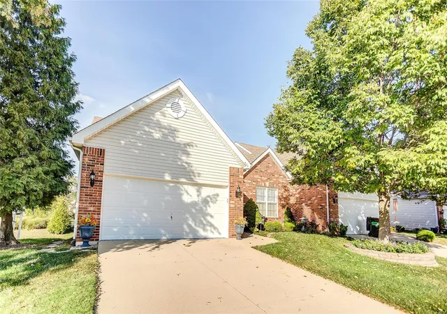 Photo 2 of Condo for sale at 711 Ember Crst Dr, Fairview Heights, IL 62208 | MLS# 24060451 | Listing updated on 2024-09-24