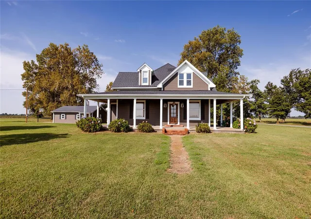 Photo 1 of Single family home for sale at 2466 W Hwy C, Charleston, MO 63834 | MLS# 24060645 | Listing updated on 2024-11-22