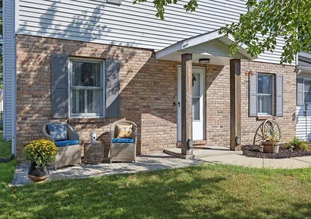 Photo 2 of Single family home for sale at 517 Green Hvn Dr, Swansea, IL 62226 | MLS# 24060853 | Listing updated on 2024-12-05