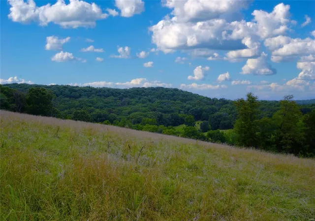 Photo 4 of House for sale at 17 Highway 100, Linn, MO 65051 | MLS# 24060894 | Listing updated on 2024-11-29