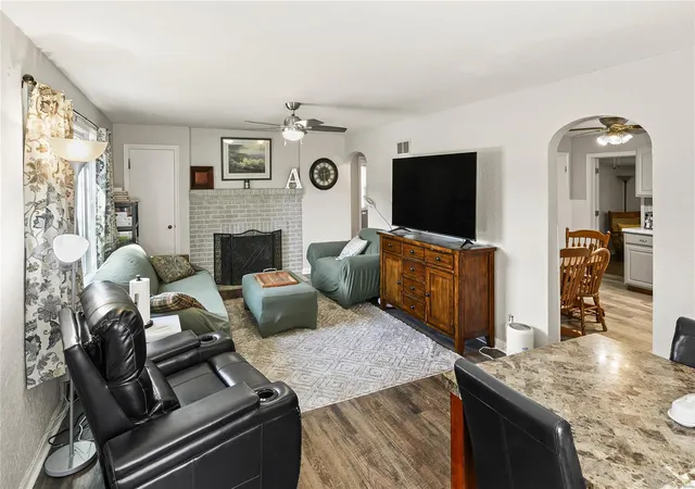 Photo 2 of Single family home for sale at 3934 Jane Ave, Saint Ann, MO 63074 | MLS# 24061408 | Listing updated on 2024-12-04
