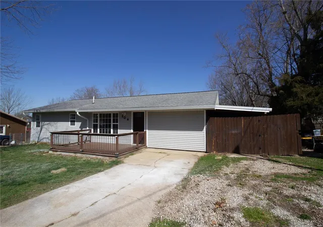 Photo 1 of Single family home for sale at 304 E 6th Street, Dixon, MO 65459 | MLS# 24061563 | Listing updated on 2024-11-18
