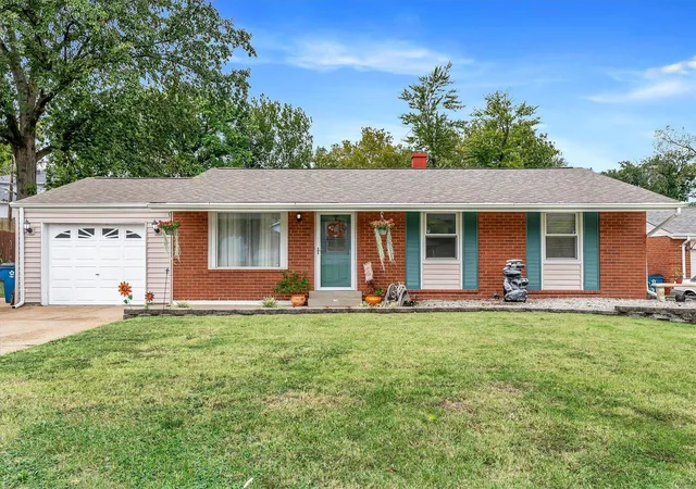 Photo 2 of Single family home for sale at 4471 Brooktop Ln, Saint Louis, MO 63128 | MLS# 24061790 | Listing updated on 2024-11-05