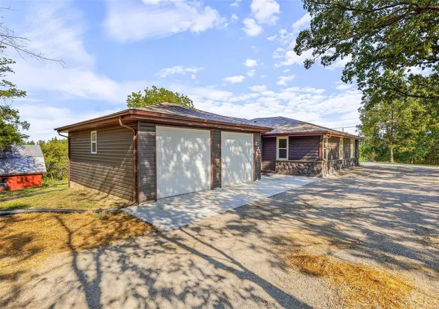 Photo 3 of Single family home for sale at 15160 Walker Rd, Sainte Genevieve, MO 63670 | MLS# 24061969 | Listing updated on 2025-04-16