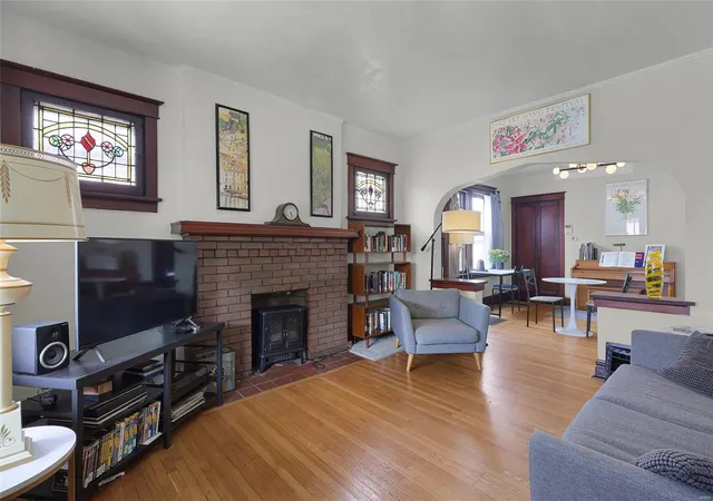Photo 3 of Single family home for sale at 5701 Devonshire Ave, Saint Louis, MO 63109 | MLS# 24062481 | Listing updated on 2024-12-11