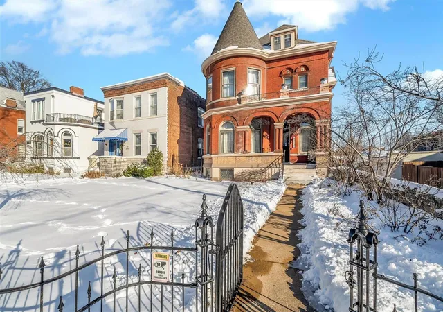 Photo 1 of Single family home for sale at 2712 S Compton Ave, Saint Louis, MO 63118 | MLS# 24062720 | Listing updated on 2025-04-23