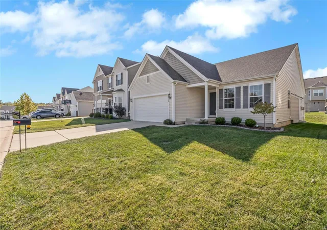 Photo 1 of Single family home for sale at 3319 Grace Hl Dr, Lake Saint Louis, MO 63367 | MLS# 24062824 | Listing updated on 2024-12-11