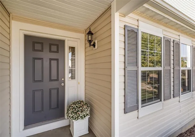 Photo 3 of Single family home for sale at 3319 Grace Hl Dr, Lake Saint Louis, MO 63367 | MLS# 24062824 | Listing updated on 2024-12-11