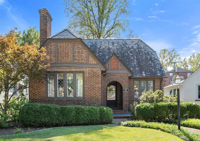 Photo 1 of Single family home for sale at 7524 Gannon Ave, Saint Louis, MO 63130 | MLS# 24063098 | Listing updated on 2024-12-08
