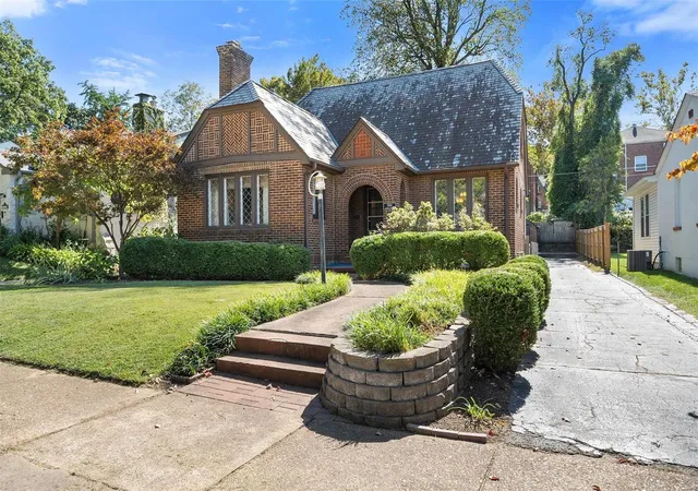 Photo 2 of Single family home for sale at 7524 Gannon Ave, Saint Louis, MO 63130 | MLS# 24063098 | Listing updated on 2024-12-08