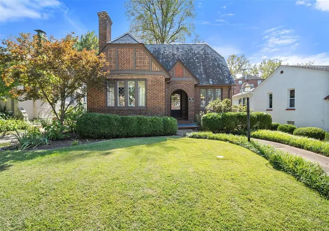 Photo 3 of Single family home for sale at 7524 Gannon Ave, Saint Louis, MO 63130 | MLS# 24063098 | Listing updated on 2024-12-08