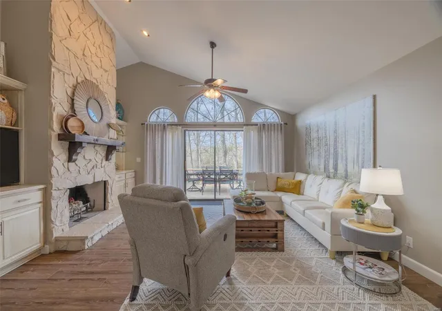Photo 3 of Single family home for sale at 492 N Whippoorwill Dr, Wright City, MO 63390 | MLS# 24063105 | Listing updated on 2024-12-12