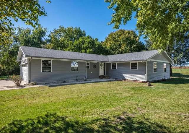 Photo 1 of Single family home for sale at 13030 N 7th Avenue, Hillsboro, IL 62049 | MLS# 24064018 | Listing updated on 2024-11-19