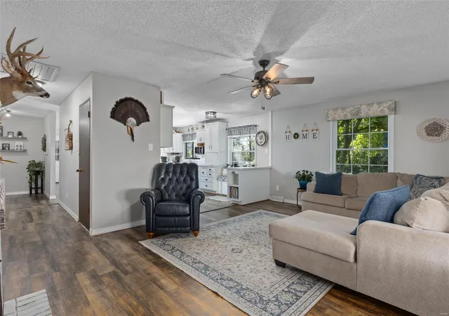 Photo 4 of Single family home for sale at 13030 N 7th Avenue, Hillsboro, IL 62049 | MLS# 24064018 | Listing updated on 2024-11-19