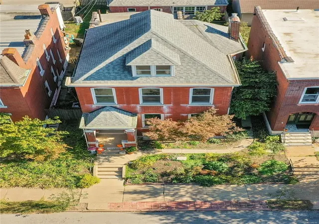 Photo 2 of Single family home for sale at 2320 Arkansas Ave, Saint Louis, MO 63104 | MLS# 24064130 | Listing updated on 2024-11-16