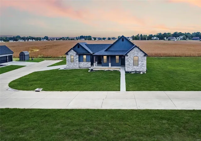 Photo 3 of Single family home for sale at 1000 Brianna Ct, Brighton, IL 62012 | MLS# 24064468 | Listing updated on 2024-11-25