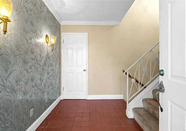 Photo 3 of Single family home for sale at 11830 Jerrilen Ct, Saint Louis, MO 63131 | MLS# 24064687 | Listing updated on 2024-12-11