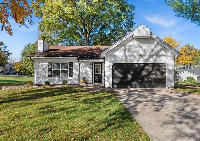 Photo 1 of Single family home for sale at 680 Lakewood Dr, Lake Saint Louis, MO 63367 | MLS# 24064842 | Listing updated on 2024-11-25