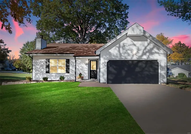Photo 2 of Single family home for sale at 680 Lakewood Dr, Lake Saint Louis, MO 63367 | MLS# 24064842 | Listing updated on 2024-11-25