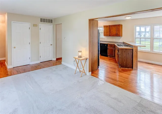 Photo 4 of Single family home for sale at 314 Goldenrod Ln, Belleville, IL 62226 | MLS# 24065085 | Listing updated on 2024-12-03