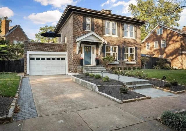 Photo 2 of Single family home for sale at 7373 Kingsbury Blvd, Saint Louis, MO 63130 | MLS# 24065225 | Listing updated on 2024-11-12