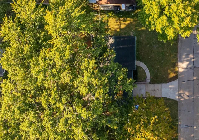 Photo 3 of Single family home for sale at 1212 Marchi Dr, Saint Louis, MO 63125 | MLS# 24065411 | Listing updated on 2024-11-04