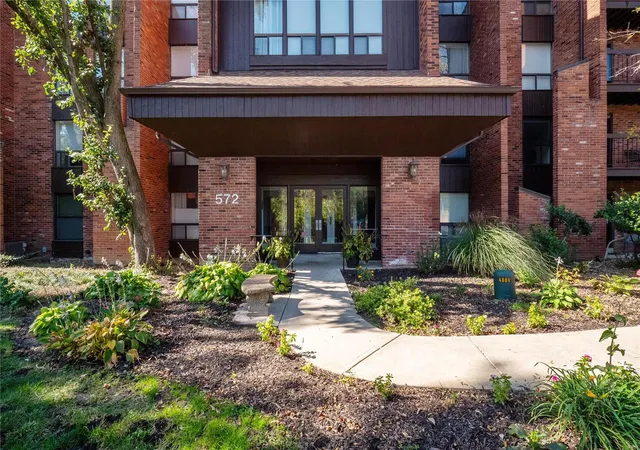 Photo 1 of Condo for sale at 572 Coeur De Royale Dr #102, Saint Louis, MO 63141 | MLS# 24065531 | Listing updated on 2024-12-17