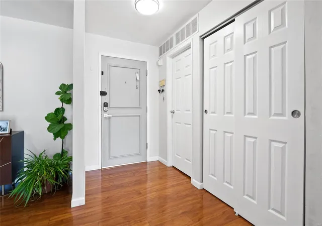Photo 4 of Condo for sale at 572 Coeur De Royale Dr #102, Saint Louis, MO 63141 | MLS# 24065531 | Listing updated on 2024-12-17