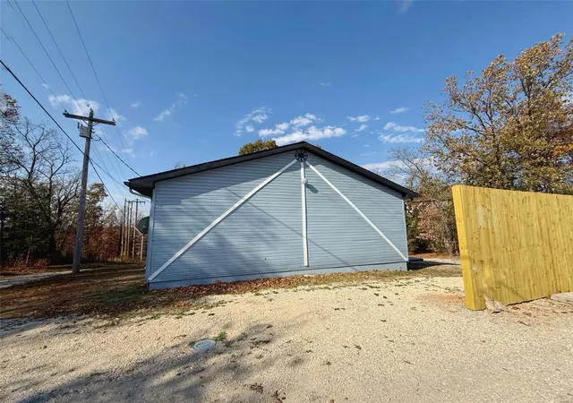 Photo 2 of Multi family home for sale at 15400 Texas Rd, Saint Robert, MO 65584 | MLS# 24065642 | Listing updated on 2024-11-27