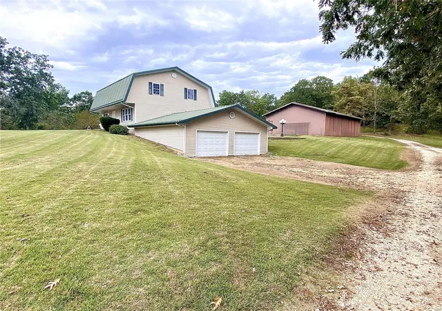Photo 3 of Single family home for sale at 121 County Rd 400b, Ellington, MO 63638 | MLS# 24065815 | Listing updated on 2024-11-25