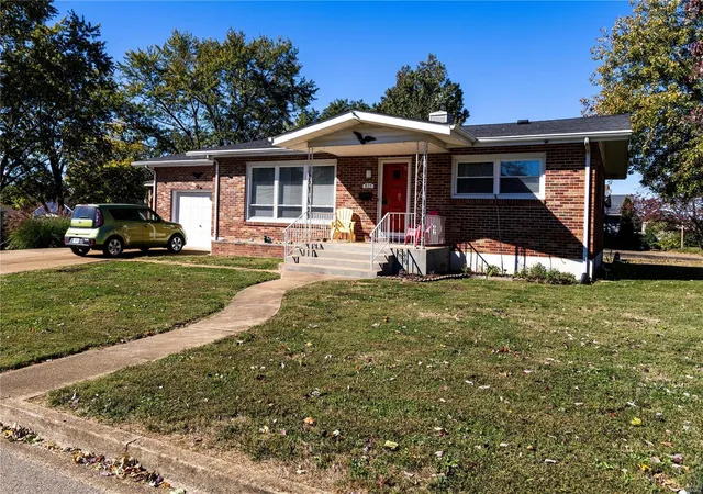 Photo 1 of Single family home for sale at 815 Michigan St, Farmington, MO 63640 | MLS# 24065850 | Listing updated on 2024-12-18