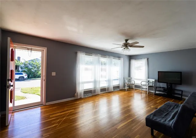 Photo 2 of Single family home for sale at 815 Michigan St, Farmington, MO 63640 | MLS# 24065850 | Listing updated on 2024-12-18