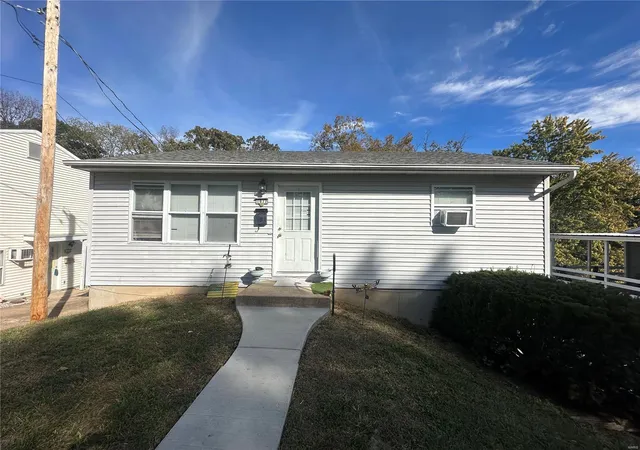 Photo 1 of Single family home for sale at 1015 W State St, Union, MO 63084 | MLS# 24065915 | Listing updated on 2024-11-28