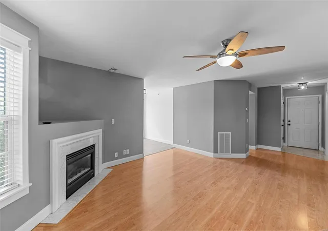 Photo 4 of Condo for sale at 1249 Woodland Point Dr #H, Saint Louis, MO 63146 | MLS# 24065980 | Listing updated on 2024-12-08