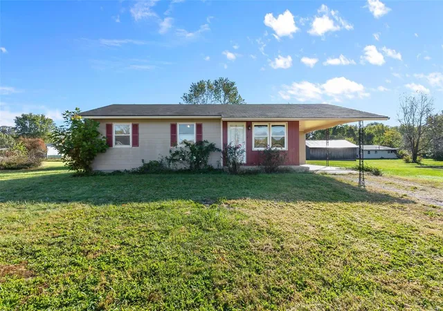 Photo 2 of Single family home for sale at 56 County Rd 39d, Ironton, MO 63650 | MLS# 24066747 | Listing updated on 2024-11-05